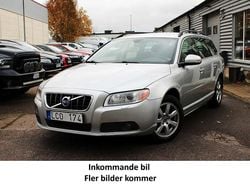 Ljusgrå (grå) Begagnad 2011 Volvo V70 Momentum Kombi | 83 900 kr (Marknadspris)