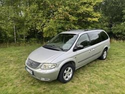 Grå Begagnad 2003 Chrysler Grand Voyager Minibuss | 37 000 kr (Lite dyr)