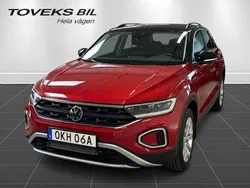 Röd (kings red metallic) Begagnad 2022 VW T-Roc SUV | 305 900 kr (Marknadspris)