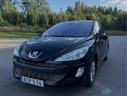 Svart Begagnad 2008 Peugeot 308 Halvkombi | 32 000 kr (Marknadspris)