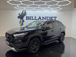 Svart Begagnad 2022 Toyota RAV4 Hybrid SUV | 249 900 kr