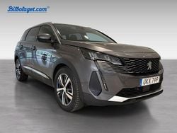 Grå Begagnad 2021 Peugeot 5008 SUV | 249 000 kr (Marknadspris)