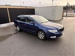 Blå Begagnad 2012 Skoda Superb Elegance Kombi | 75 000 kr (Marknadspris)