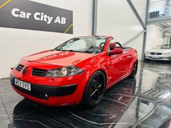 Mörkröd Begagnad 2004 Renault Mégane Cabriolet Cab | 39 900 kr (Marknadspris)