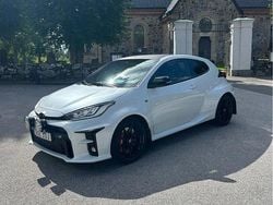 Vit Begagnad 2021 Toyota Yaris Halvkombi | 380 000 kr (Superpris)