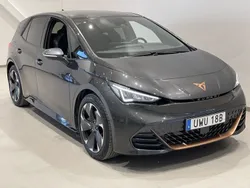 Mörkgrå (quasar grey metallic) Begagnad 2022 Cupra Born e-Boost Halvkombi | 239 900 kr (Superpris)