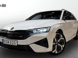 Vit Begagnad 2025 Skoda Octavia RS Kombi | 489 900 kr