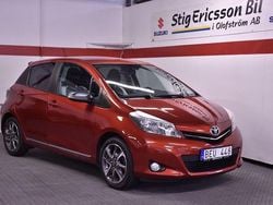 Röd Begagnad 2013 Toyota Yaris Halvkombi | 76 500 kr (Lite dyr)