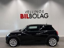 Svart Begagnad 2017 Mini Cooper D Halvkombi | 164 500 kr (Marknadspris)