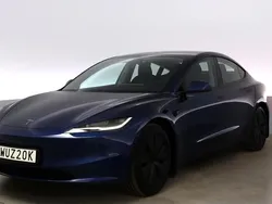 Blå Begagnad 2024 Tesla Model 3 Standard Range Sedan | 389 000 kr (Marknadspris)