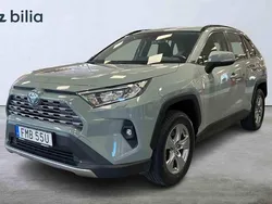 Grön Begagnad 2022 Toyota RAV4 Hybrid SUV | 349 900 kr