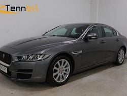 Grå Begagnad 2016 Jaguar XE Sedan | 139 900 kr (Superpris)