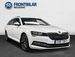 Vit Begagnad 2022 Skoda Superb Business Line Kombi | 389 900 kr (Marknadspris)