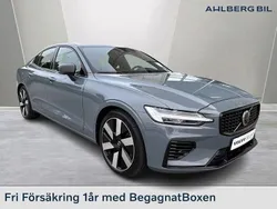 Grå Begagnad 2024 Volvo S60 Plus Sedan | 499 500 kr (Marknadspris)