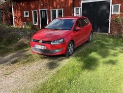 Röd Begagnad 2012 VW Polo Halvkombi | 55 000 kr (Marknadspris)