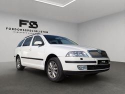 Vit Begagnad 2006 Skoda Octavia Kombi | 54 900 kr (Dyr)
