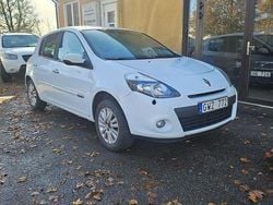 Vit Begagnad 2010 Renault Clio R.S. Halvkombi | 34 900 kr (Marknadspris)