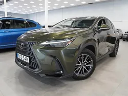 Grön Begagnad 2022 Lexus NX350h Executive Line SUV | 479 900 kr (Marknadspris)