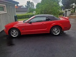 Röd Begagnad 2005 Ford Mustang GT Cab | 200 000 kr (Bra pris)