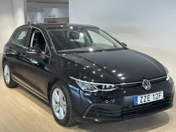 Svart (deep black pearl) Begagnad 2023 VW Golf VIII Kombi | 229 000 kr (Marknadspris)