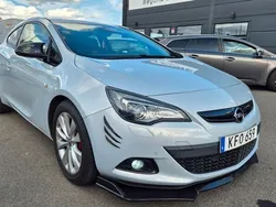 Vit Begagnad 2011 Opel Astra GTC Halvkombi | 64 900 kr