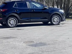 Svart Begagnad 2018 Kia Stonic Advance SUV | 155 000 kr (Marknadspris)