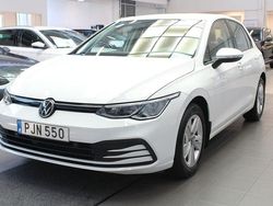 Vit Begagnad 2023 VW Golf VIII Halvkombi | 219 900 kr (Bra pris)