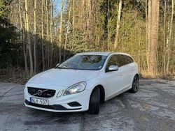 Begagnad 2013 Volvo V60 R-Design Kombi | 119 990 kr (Marknadspris)