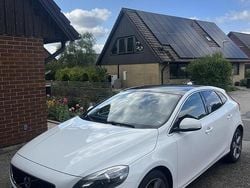 Vit Begagnad 2014 Volvo V40 Momentum Halvkombi | 99 900 kr (Marknadspris)