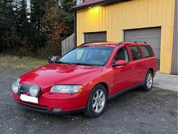 Röd Begagnad 2006 Volvo V70 Kinetic Kombi | 28 000 kr (Marknadspris)