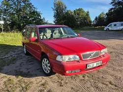Röd Begagnad 2000 Volvo V70 Kombi | 20 000 kr (Dyr)