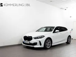 Vit Begagnad 2020 BMW 118 Shadowline Halvkombi | 234 700 kr (Marknadspris)