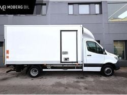 Blå Begagnad 2021 Mercedes Sprinter Van | 549 900 kr