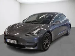 Grå Begagnad 2020 Tesla Model 3 Long Range Sedan | 254 800 kr (Marknadspris)