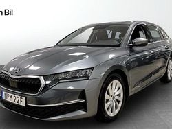 Grå Begagnad 2025 Skoda Octavia Selection Kombi | 299 900 kr (Bra pris)