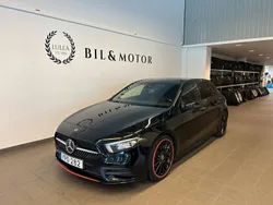 Svart Begagnad 2018 Mercedes A200 AMG Halvkombi | 239 900 kr (Marknadspris)