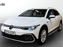Vit (pure white) Begagnad 2022 VW Golf Alltrack Kombi | 359 900 kr (Marknadspris)