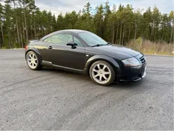 Svart Begagnad 2004 Audi TT Sportkupé | 99 000 kr (Marknadspris)