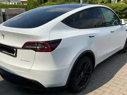 Vit Begagnad 2021 Tesla Model Y Long Range SUV | 415 000 kr (Lite dyr)