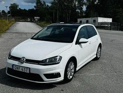 Vit Begagnad 2015 VW Golf VII R-line Halvkombi | 162 000 kr (Dyr)