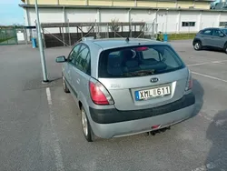 Silver Begagnad 2006 Kia Rio 4 Halvkombi | 22 000 kr (Marknadspris)