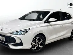 Vit (white) Ny 2024 MG MG3 Luxury Halvkombi | 269 990 kr (Marknadspris)