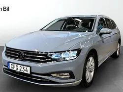 Grå Begagnad 2023 VW Passat Elegance Kombi | 384 900 kr (Marknadspris)