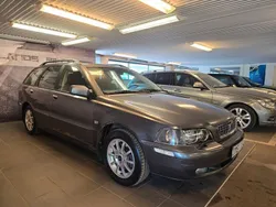 Grå Begagnad 2004 Volvo V40 Kombi | 16 500 kr (Marknadspris)