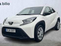 Vit Begagnad 2022 Toyota Aygo X Play SUV | 164 900 kr (Marknadspris)