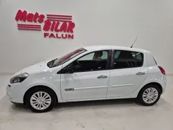 Vit Begagnad 2009 Renault Clio II Halvkombi | 29 900 kr (Marknadspris)