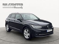 Svart Begagnad 2022 VW Tiguan SUV | 229 900 kr (Marknadspris)