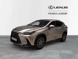 Ljusgrå (sonic titanium metallic ) Begagnad 2022 Lexus NX350h Executive Line SUV | 479 900 kr (Marknadspris)