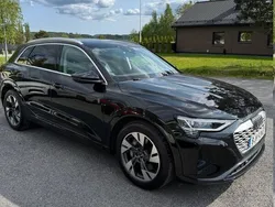 Svart Begagnad 2023 Audi Q8 e-tron Proline SUV | 589 900 kr