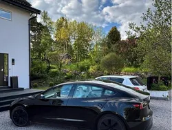 Svart Begagnad 2024 Tesla Model 3 Long Range Sedan | 459 000 kr (Dyr)